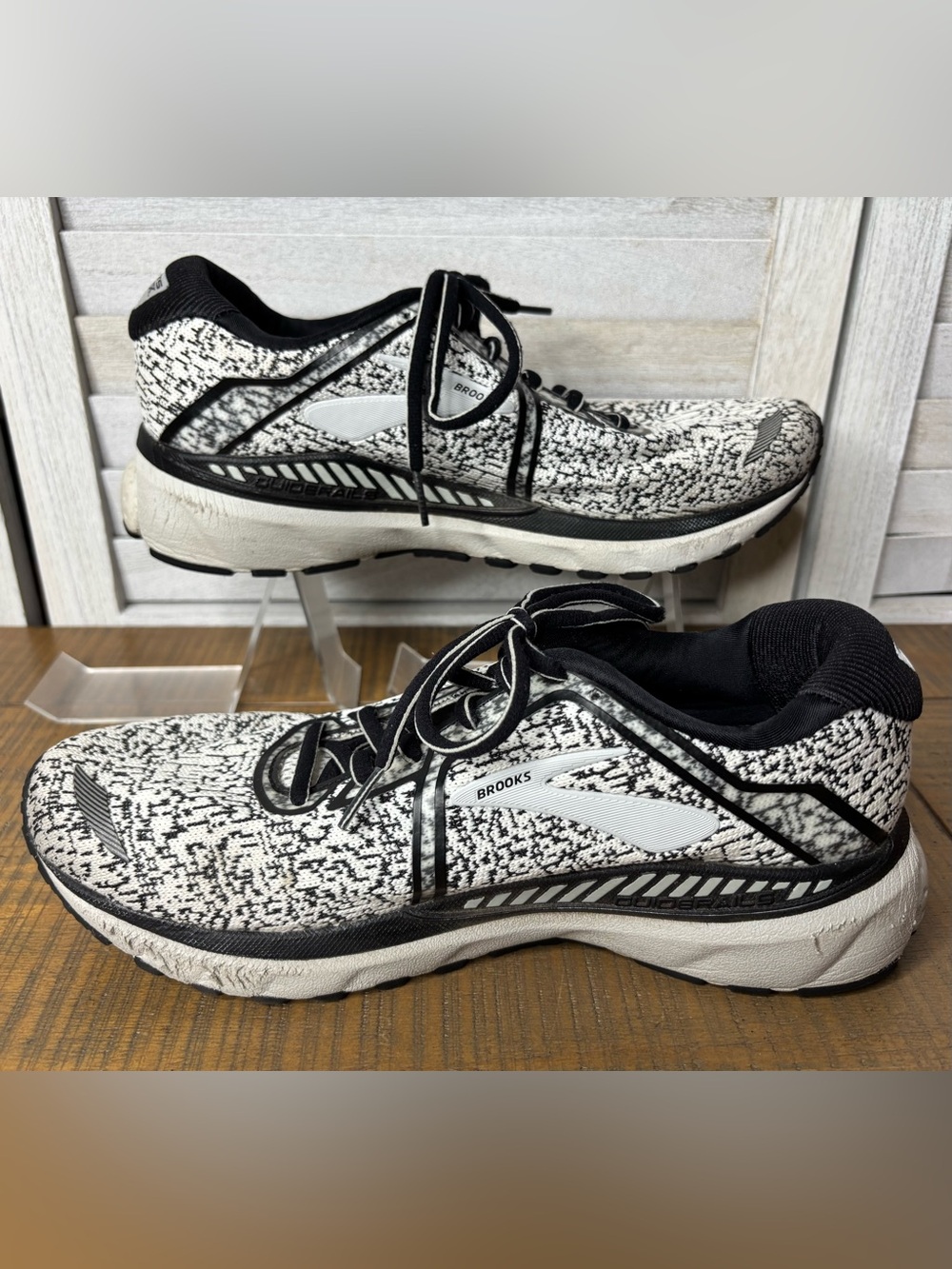 Brooks Adrenaline GTS 20 Oreo Black White Running Shoes Womens 9 M No Insoles - Picture 8 of 16